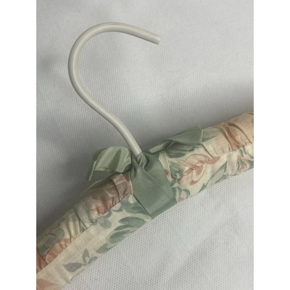 Vtg Floral Clothing Hangers Padded Satin Lot of 4 Shabby Chic Closet Core Pinks